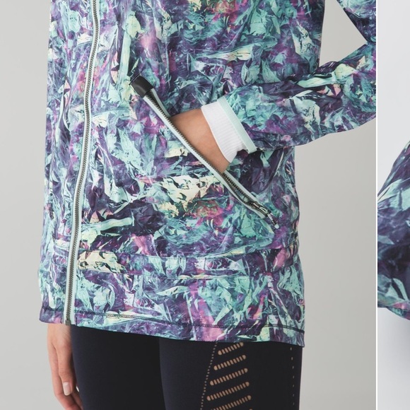 Lululemon 10 Miss Misty Jacket II Iridescent Multi hooded Windbreaker NEW - Picture 5 of 9